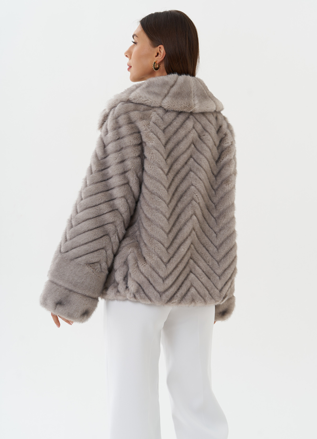 Укороченная куртка из эко меха модель № 26673 универмаг малина