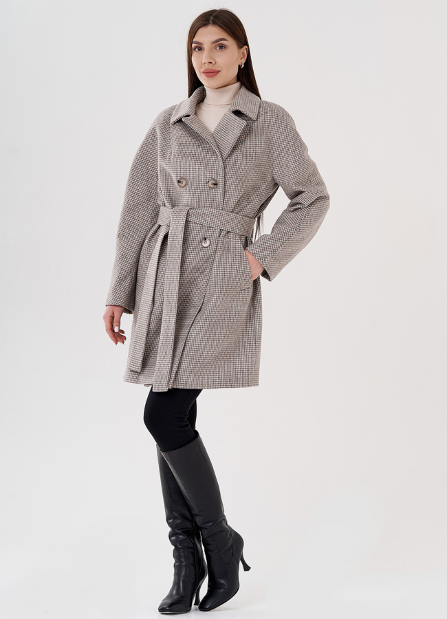 Бежевое женское пальто с принтом 