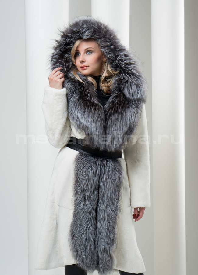 Шуба Rex с чернобуркой по борту модель № S-90 меха малина Шуба Rex с чернобуркой по борту модель № S-90 меха малина