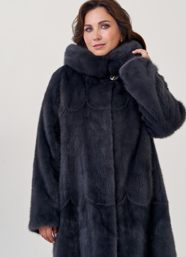 Удлиненная классическая шуба с капюшоном в цвете графит модель № 23166 в кредит