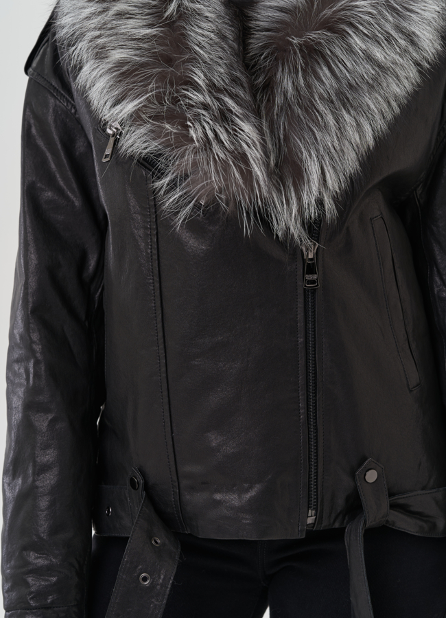 Женская куртка из натуральной кожи с отделкой из чернобурки модель № 25374 универмаг малина