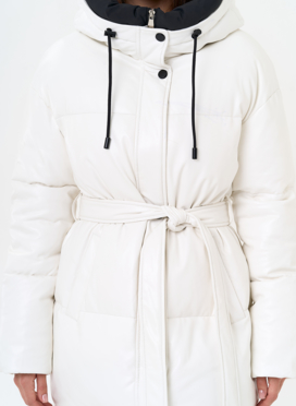 Белый пуховик из эко кожи с поясом