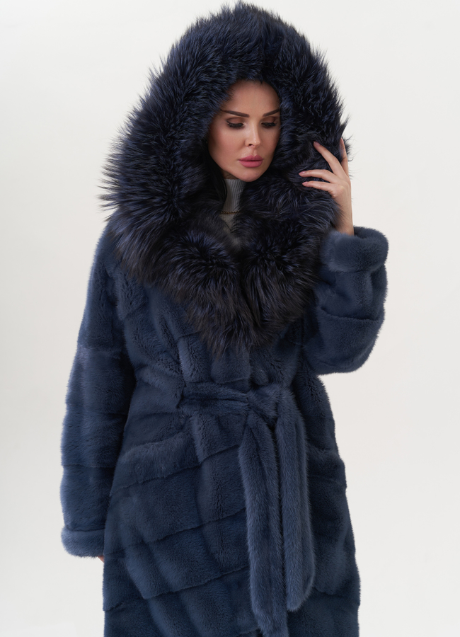 Шуба из норки голубого цвета с капюшоном модель № 26753 универмаг малина