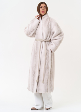 Светлое пальто из эко меха с поясом Светлое пальто из эко меха с поясом