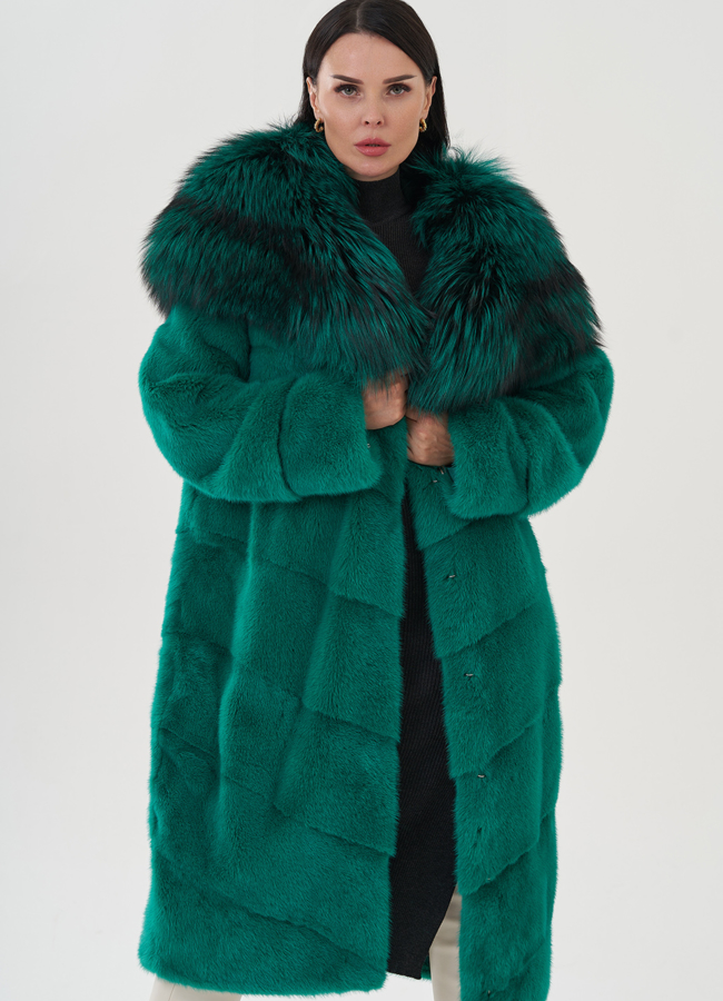 Шуба из норки в зеленом цвете с чернобуркой модель № 22073 меха малина