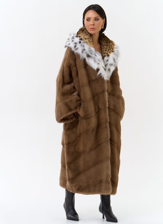 Шуба из меха норки с капюшоном из меха рыси