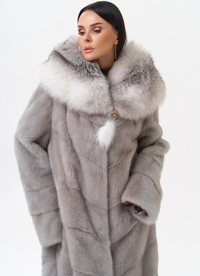 Норковая шуба с капюшоном из меха чернобурки модель № 27583 в рассрочку