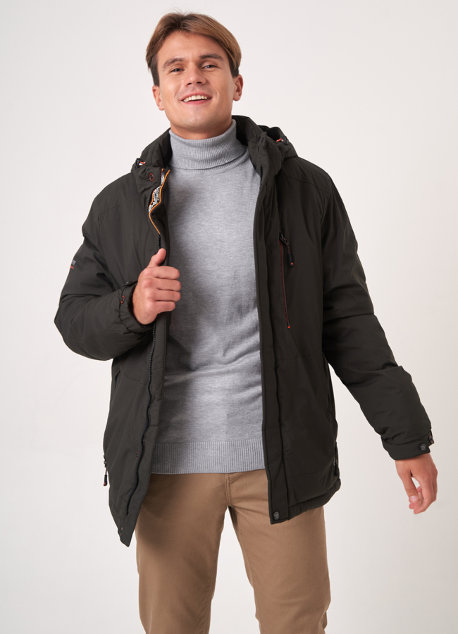 Куртка с капюшоном на молнии модель №  универмаг малина