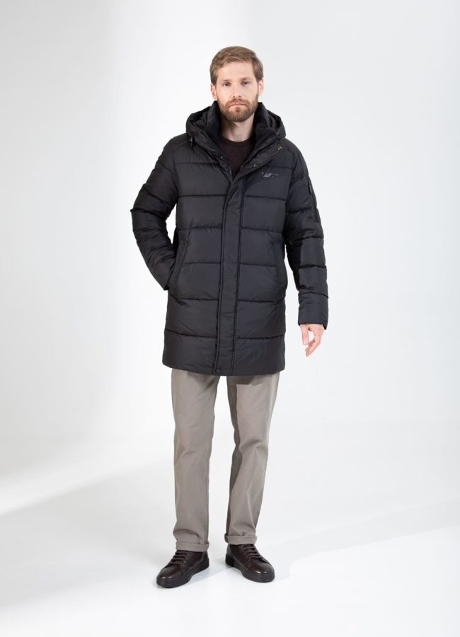 фото Мужской пуховик черного цвета с капюшоном  модель № 25906