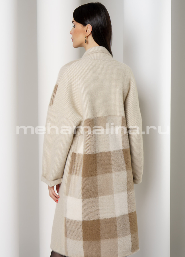 Пальто прямого силуэта с накладными карманами модель № 210 в кредит