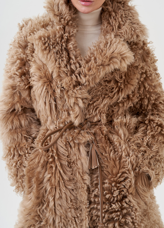 Женская дубленка с английским воротником  модель № 23910 универмаг малина