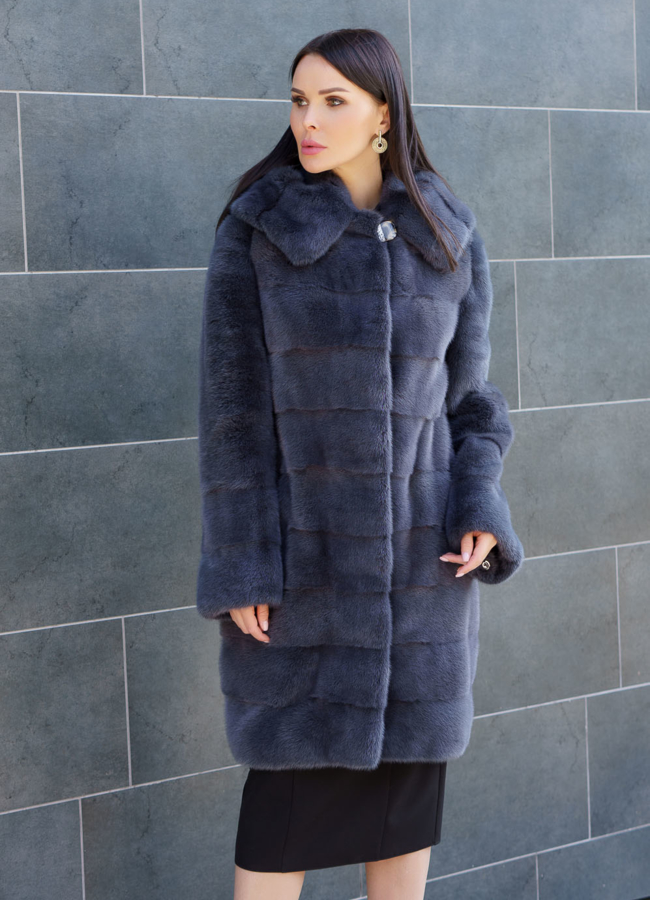 Шуба из скандинавской норки с капюшоном  модель № 3056 универмаг малина