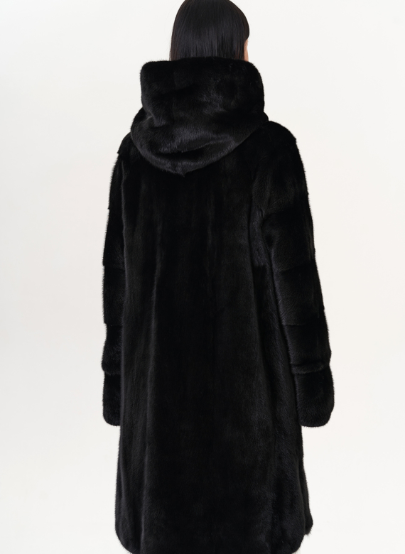 Норковая шуба черного цвета
