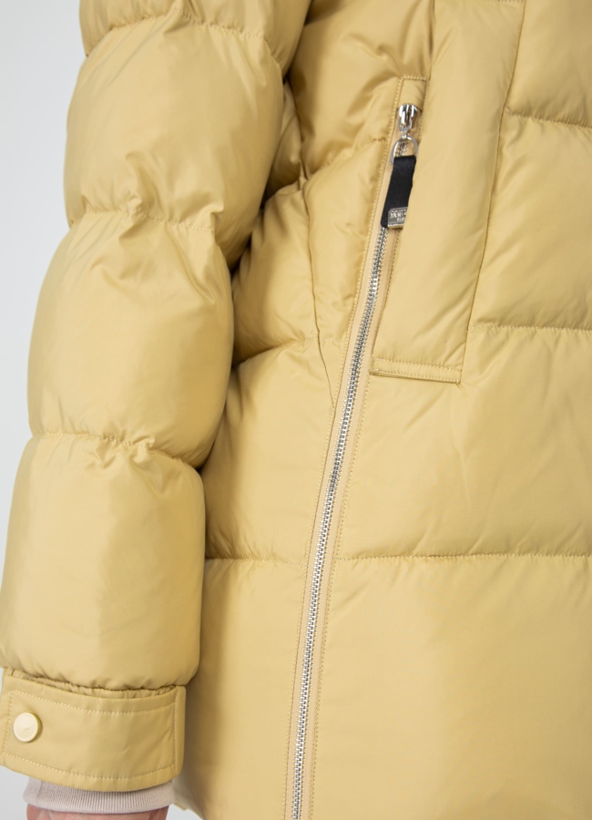 Женская куртка с капюшоном  модель № 25795 универмаг малина