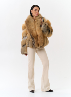 Укороченная шуба из меха рыжей лисы