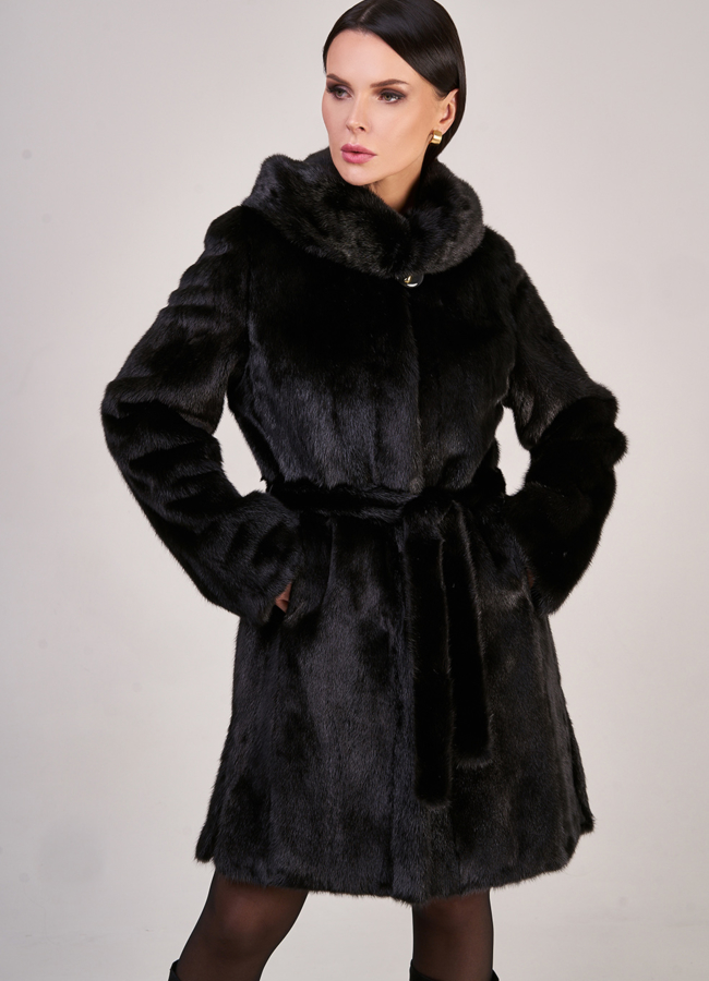 Норковая шуба прямого силуэта на поясе модель № S-847 меха малина