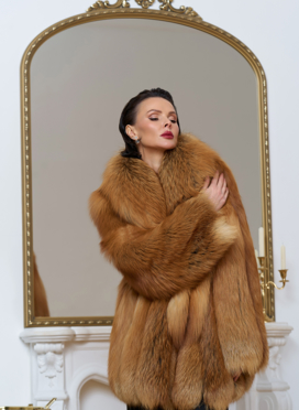 Шуба из меха рыжей лисы