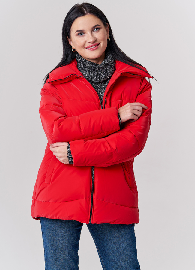 Пуховик красного цвета с воротником стойкой модель № 21896 в рассрочку