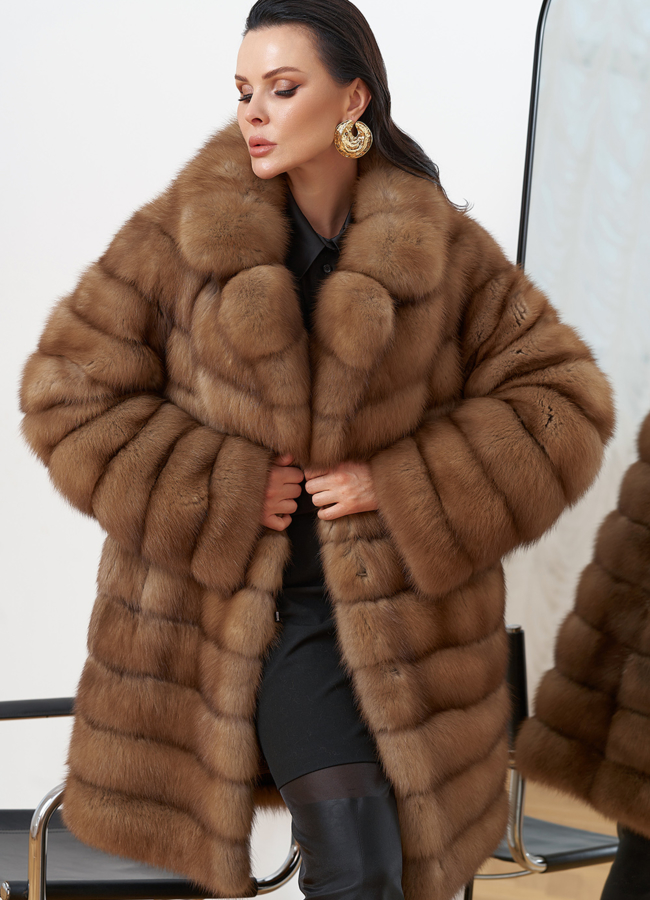 Шуба из куницы с английским воротником модель № 24559 меха малина