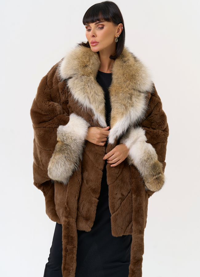 Шуба из кролика с отделкой из меха койота модель № 31680 меха малина Шуба из кролика с отделкой из меха койота модель № 31680 меха малина