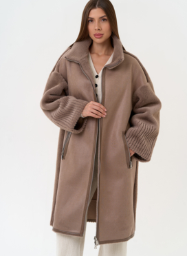 Женская двухсторонняя дубленка из эко замши с воротником стойкой Женская двухсторонняя дубленка из эко замши с воротником стойкой