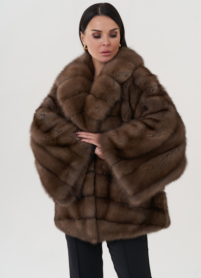 Шуба из куницы с английским воротником  модель № 26038 универмаг малина