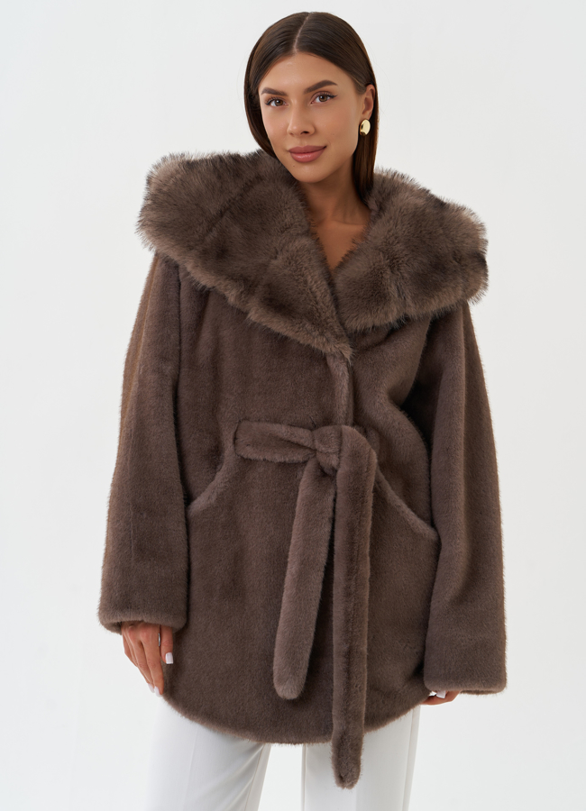 фото Оверсайз шуба из эко меха с капюшоном модель № 28648