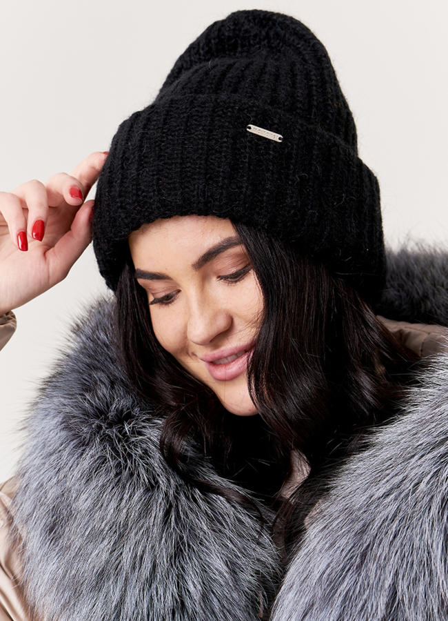 фото Черная шапка женская  модель № 10800