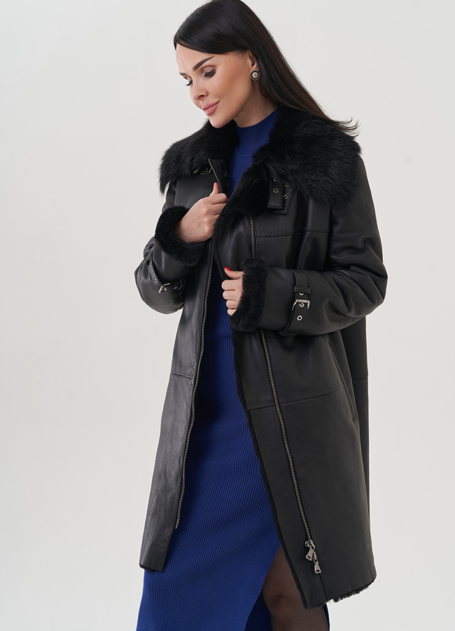 фото Женская дубленка черного цвета  модель № 25628