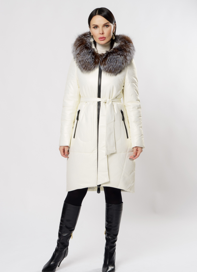 фото Светлый пуховик из эко кожи с капюшоном модель № W201