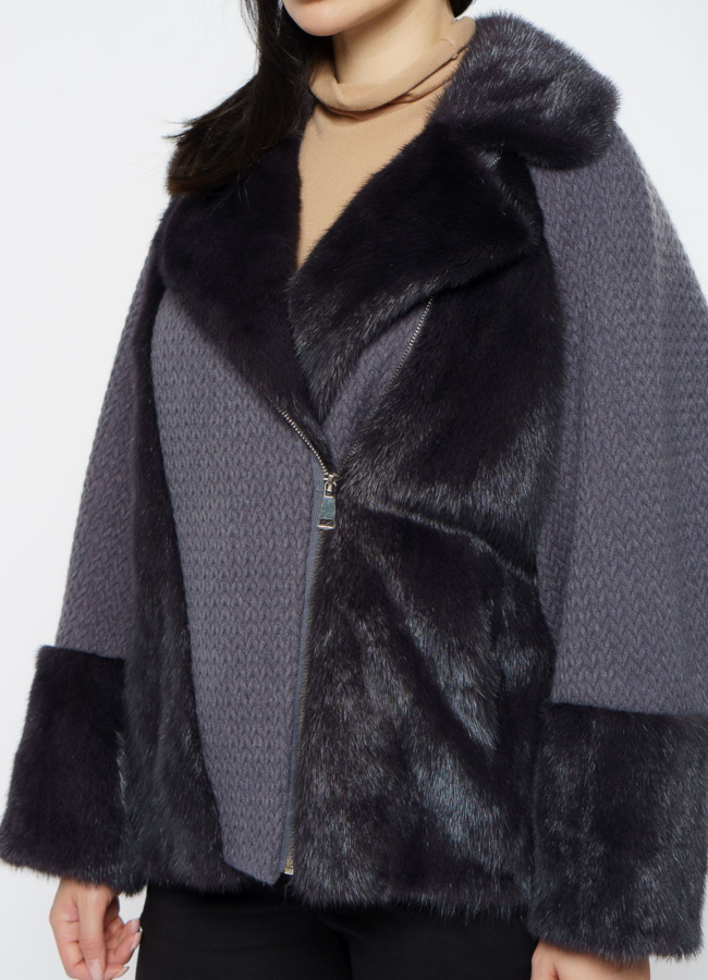 Укороченное пальто с мехом модель № 1903 в рассрочку