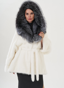 Шуба из норки белого цвета