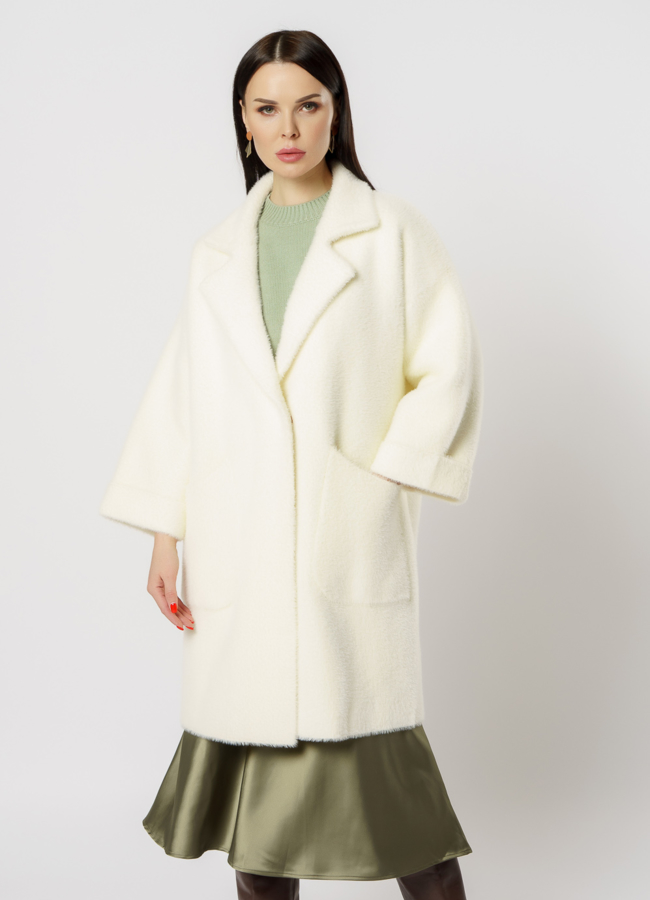 Белый кардиган модель № 20522 меха малина