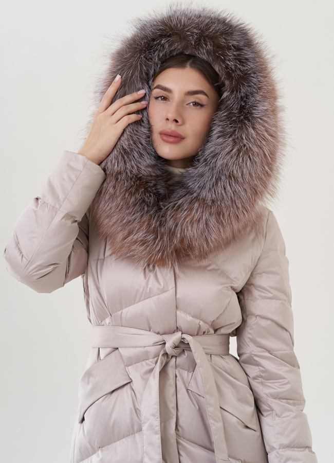 Женский пуховик с капюшоном модель № 25366 универмаг малина