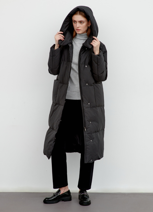 Длинный черный пуховик модель № 79411 в кредит