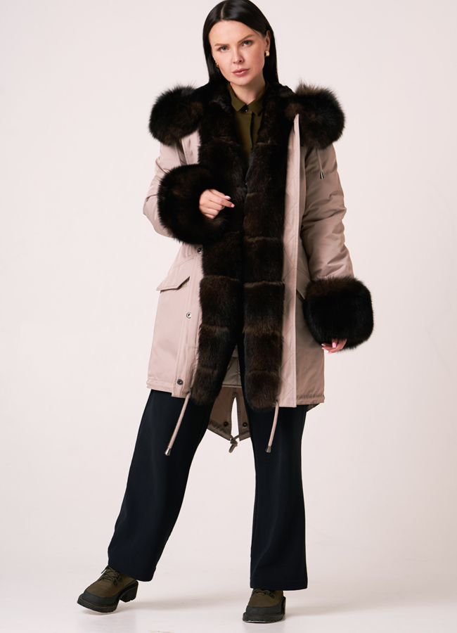 Парка с мехом бежевого цвета модель № 11898 универмаг малина