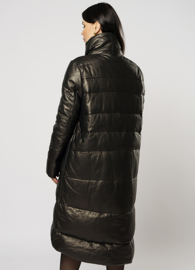 фото Черный кожаный пуховик на молнии со стойкой модель № 7209