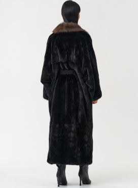 Норковая шуба с английским воротником из меха куницы