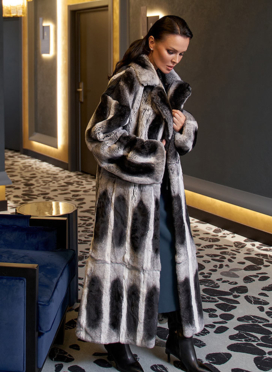 Длинная шуба из меха кролика 