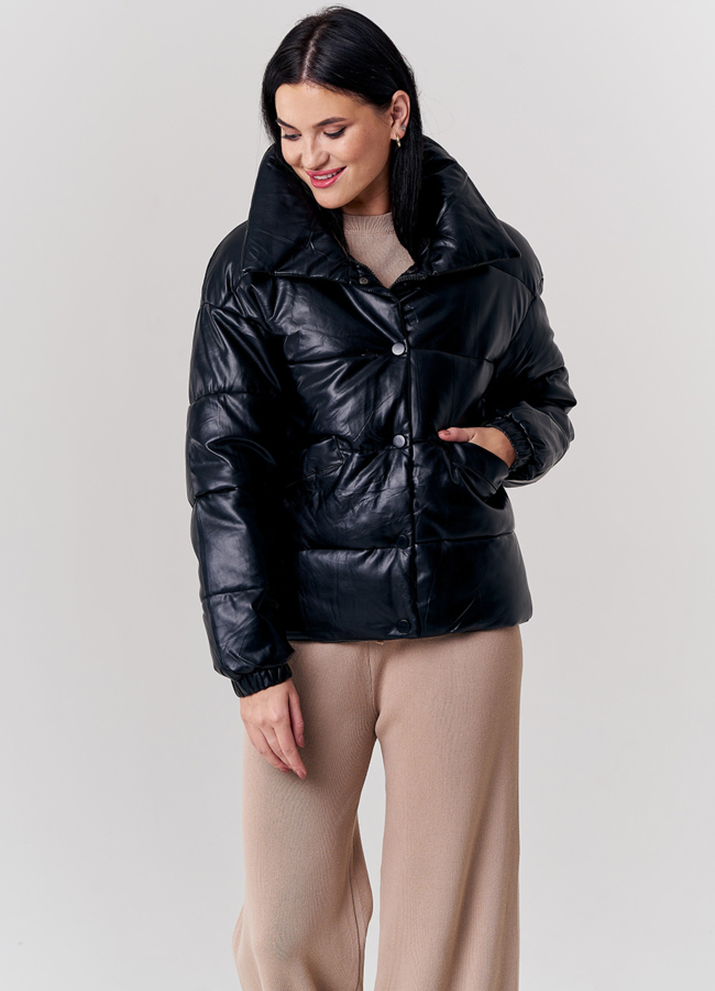 Куртка из эко кожи в черном цвете модель № 21826 меха малина