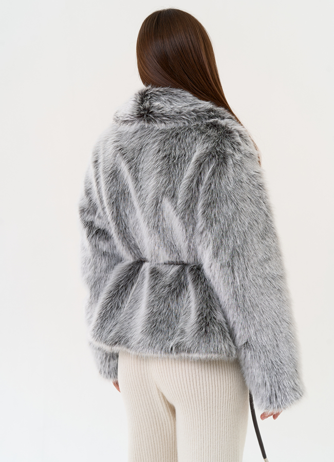 фото Женская короткая шуба из эко меха с воротником модель № 31438 фото Женская короткая шуба из эко меха с воротником модель № 31438