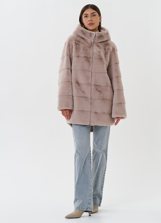 Женское пальто из эко меха с капюшоном модель № 27744 в кредит