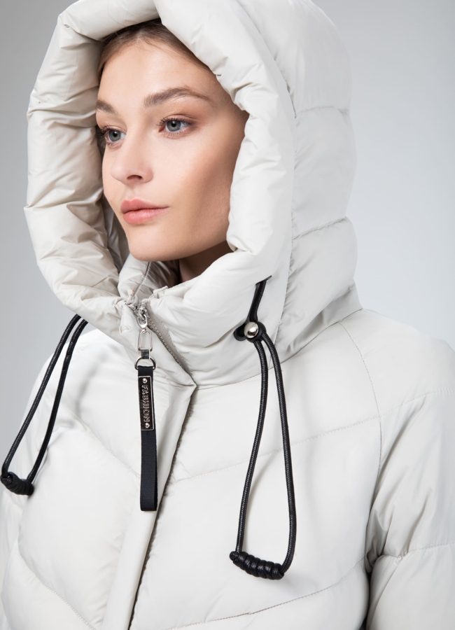 Пуховик женский с капюшоном  модель № 25516 универмаг малина