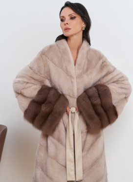 Женская шуба из меха норки с отделкой из меха куницы