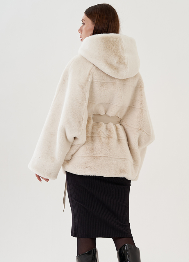 Куртка из эко меха с капюшоном модель № 25084 в кредит