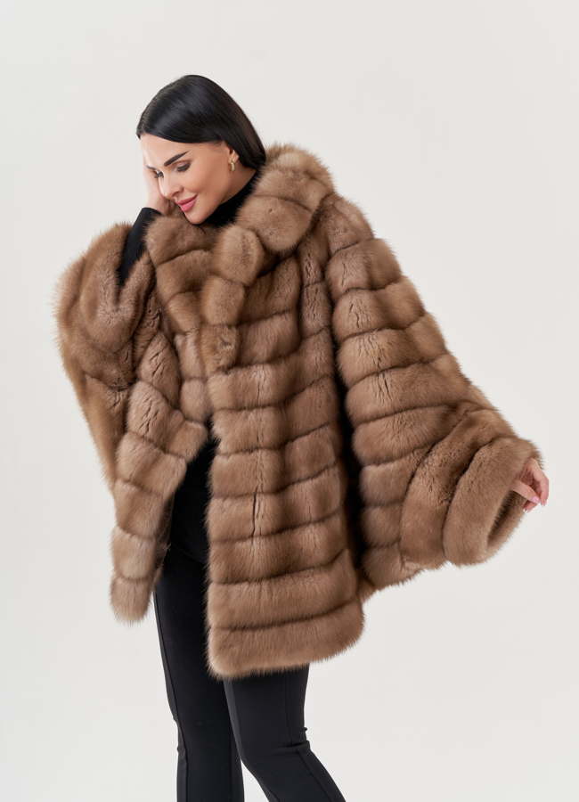Шуба из куницы с английским воротником  модель № 79561 универмаг малина