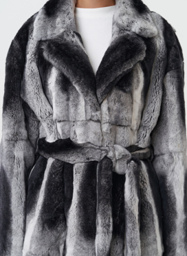 Шуба из меха кролика с английским воротником Шуба из меха кролика с английским воротником