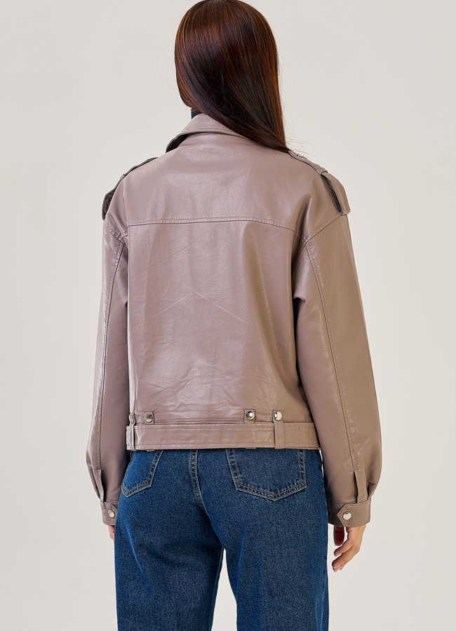 Куртка оверсайз из эко кожи светлого цвета модель № 22822 универмаг малина