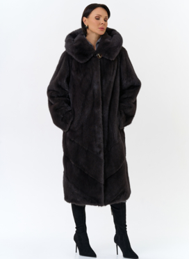 Женская шуба из норки силуэта баллон с капюшоном