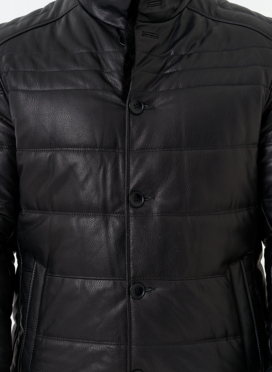 Пуховик из натуральной кожи с воротником стойкой